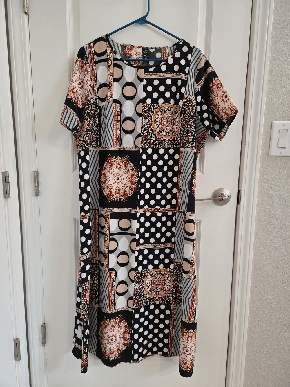 Women's Black & Cream Mixed Print Short Sleeve Dress 2XL